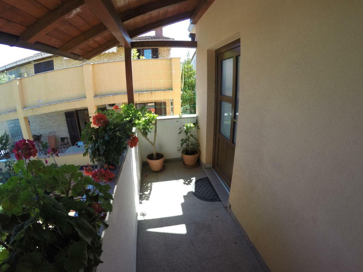 Ferienwohnung Apartman Koralj Pula Exterior foto