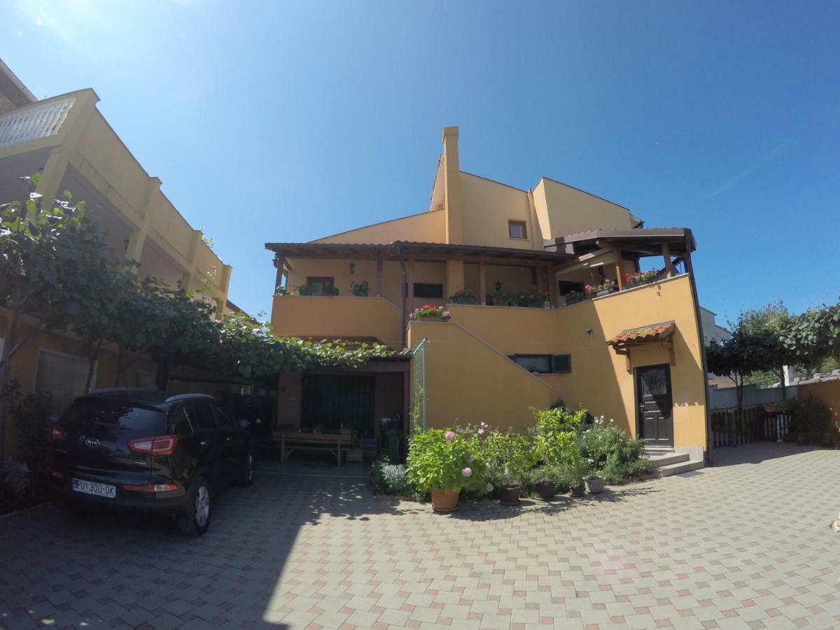 Ferienwohnung Apartman Koralj Pula Exterior foto